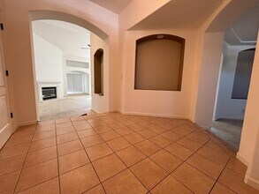 87 N Helm Ave in Clovis, CA - Building Photo - Building Photo