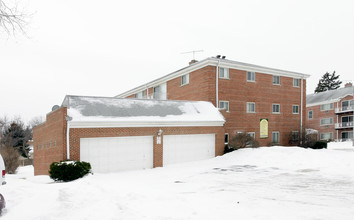 1653 Oakwood Ave in Des Plaines, IL - Building Photo - Building Photo