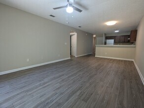 128 Plantation Point Dr in St. Augustine, FL - Foto de edificio - Building Photo