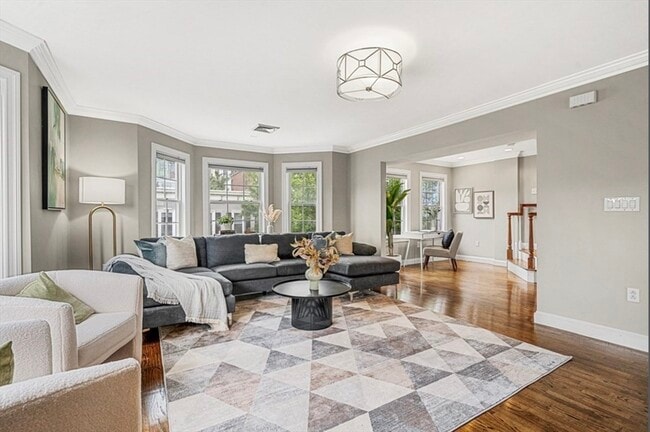 476 E 3rd St, Unit 2 in Boston, MA - Building Photo - Building Photo