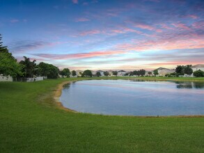 131 Lancaster Way in Royal Palm Beach, FL - Building Photo - Building Photo