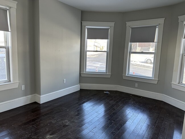 181 Chelsea St-Unit -1 in Everett, MA - Building Photo - Building Photo