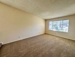 1384 Naples Ct in Simi Valley, CA - Building Photo - Building Photo