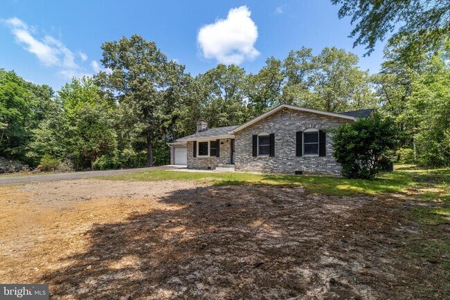 6350 Port Tobacco Rd in Welcome, MD - Foto de edificio - Building Photo