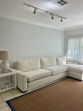 122 Peruvian Ave, Unit Palm Beach Condo in Palm Beach, FL - Foto de edificio - Building Photo