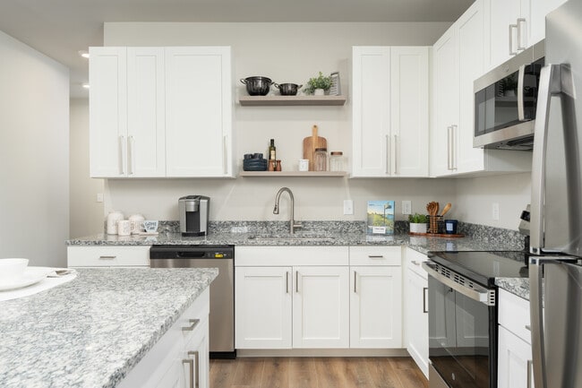 French District Villas in St. Charles, MO - Building Photo - Interior Photo