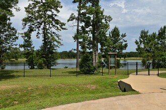 358 Shoreview Dr in Conroe, TX - Building Photo - Building Photo