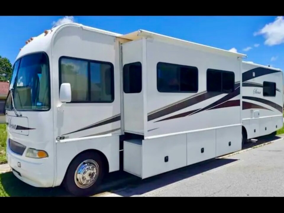 3715 7th St W, Unit 4 in Lehigh Acres, FL - Foto de edificio