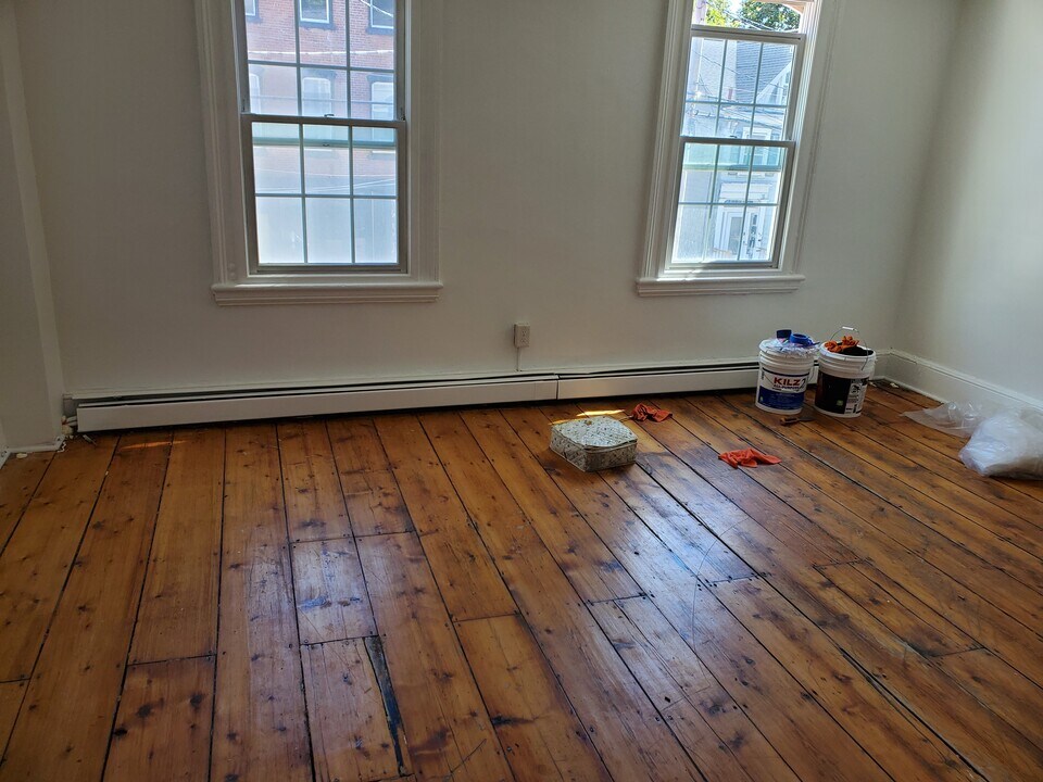 156 Lander St, Unit 1 in Newburgh, NY - Building Photo