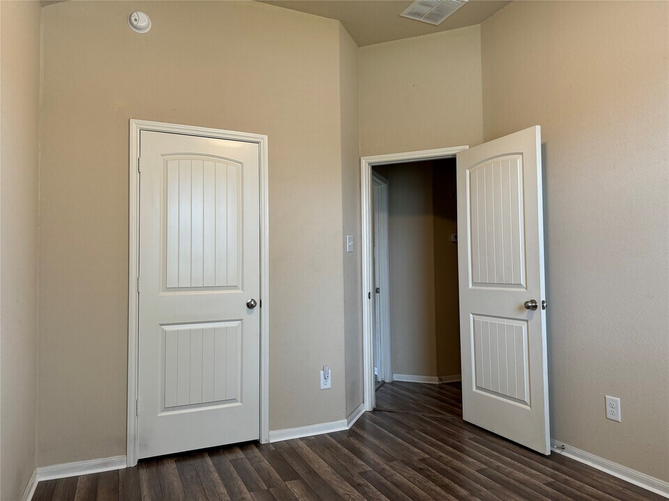 21614 Alexandria Forest Ct in Porter, TX - Building Photo