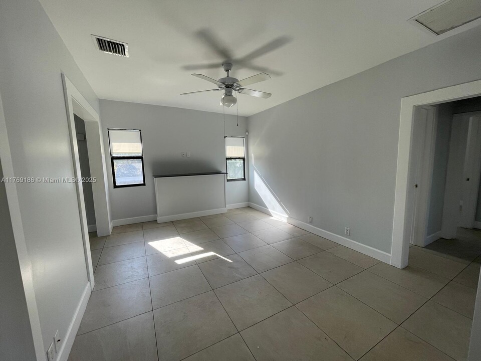 423 53rd St, Unit B in West Palm Beach, FL - Foto de edificio