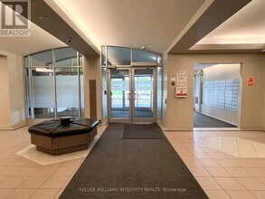900-2900 Dynes Rd in Ottawa, ON - Building Photo - Building Photo