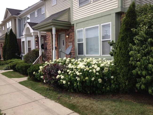 1147 Woodward Hts, Unit Woodward Heights Condo in Ferndale, MI - Foto de edificio - Building Photo