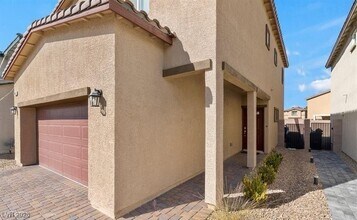 7462 Dragonfruit Ave in Las Vegas, NV - Building Photo - Building Photo