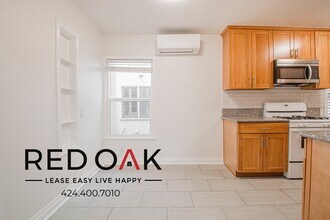 336.5 N Curson Ave in Los Angeles, CA - Foto de edificio - Building Photo