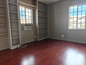 1478 S Mountain View Ave in San Bernardino, CA - Foto de edificio - Building Photo