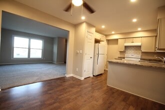 4926 Madison Ave in Des Moines, IA - Foto de edificio - Building Photo