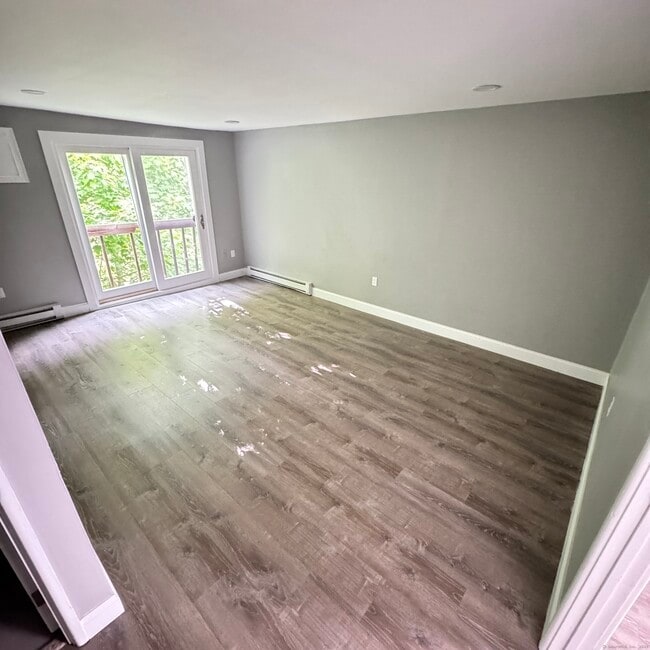 property at 32 Old Foxon Rd