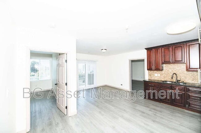 property at 1459 MacArthur Blvd