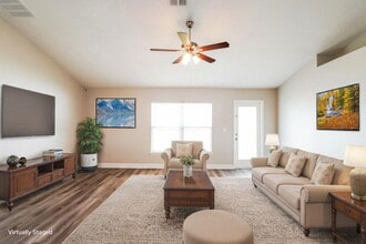 900 Chestnut Dr in Fruitland Park, FL - Building Photo - Building Photo