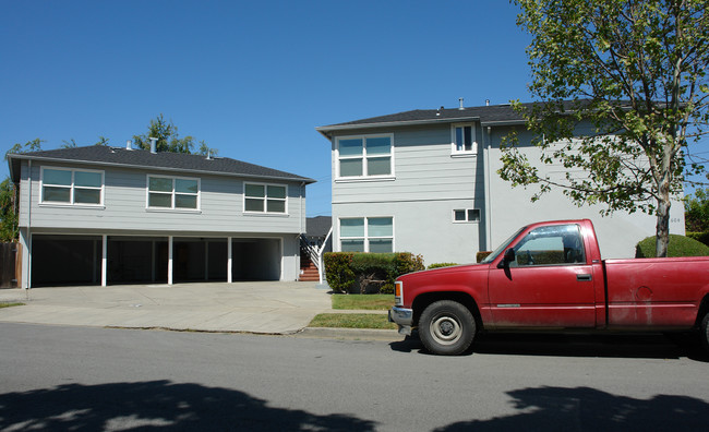 604 Trenton Way in Burlingame, CA - Foto de edificio - Building Photo