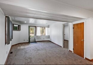 661 Watervliet Shaker Rd in Latham, NY - Building Photo - Building Photo