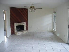 10826 Sugar Hill Dr in Houston, TX - Building Photo - Building Photo