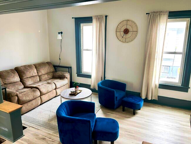 property at 403 N Chestnut Ave