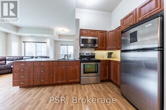 60 Fairfax Crescent in Toronto, ON - Building Photo - Building Photo
