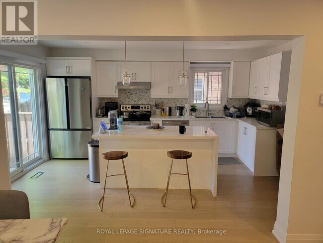 6429 Longspur Rd in Mississauga, ON - Building Photo - Building Photo