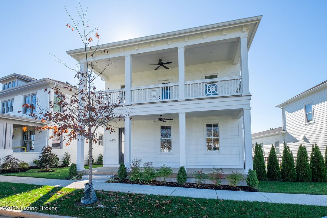 6024 Passionflower Dr in Prospect, KY - Building Photo