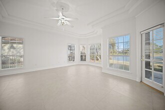 10061 Vineyard Lake Rd E in Jacksonville, FL - Building Photo - Building Photo