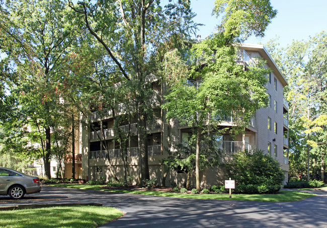 Oak Alley Court Condominiums in Toledo, OH - Building Photo - Building Photo