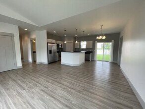 34 Snowy Owl Trl in Bozeman, MT - Building Photo - Building Photo