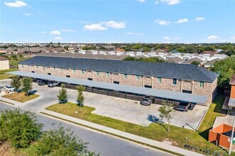 1400 Humming Bird Ct in Pharr, TX - Building Photo - Building Photo