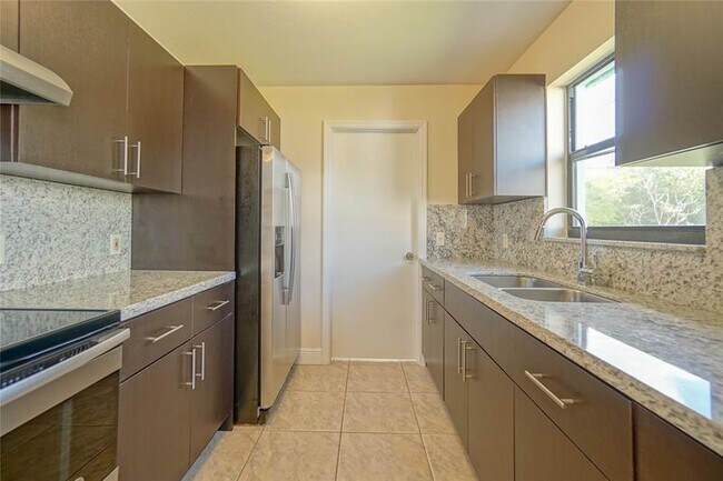 5720 SW 26th St in West Park, FL - Building Photo - Building Photo