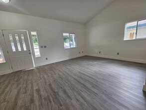 18439 Hidden Valley Rd in Hidden Valley Lake, CA - Building Photo - Building Photo