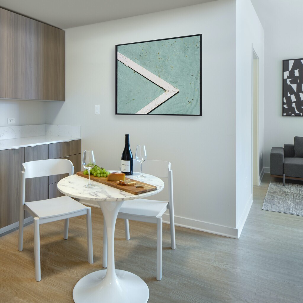 Wilshire Margot Los Angeles, CA Apartments