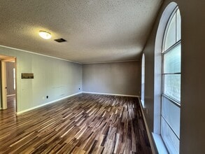 203 E John Sims Pkwy in Niceville, FL - Building Photo - Building Photo