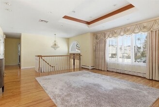 716 Park Ln in Valley Stream, NY - Building Photo - Building Photo