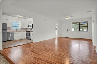 132 NW 40th St in Miami, FL - Building Photo - Building Photo