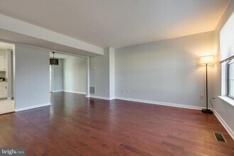 8602 Andrew Ellicott Ct in Ellicott City, MD - Building Photo - Building Photo