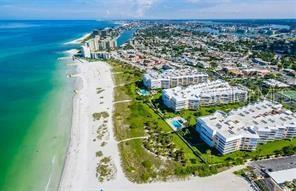 6600 Sunset Way in St Pete Beach, FL - Foto de edificio - Building Photo