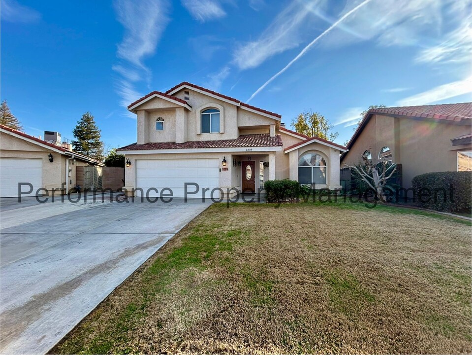 6209 Galanos Ct in Bakersfield, CA - Building Photo