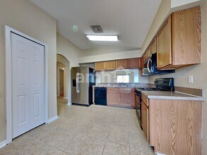 532 Scarlet Maple Ct in Plant City, FL - Building Photo - Building Photo