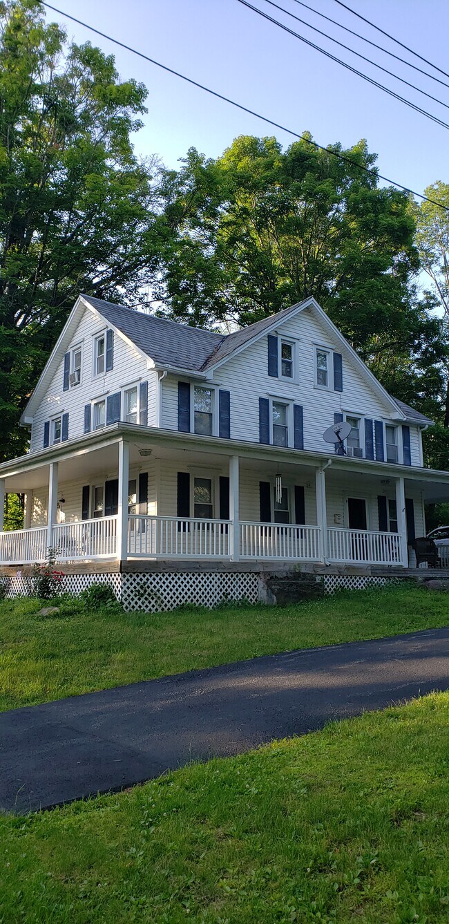 252 Learn Rd Apartments and Nearby Tannersville Apartments For Rent