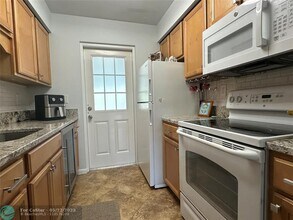 222 N Federal Hwy in Deerfield Beach, FL - Building Photo - Building Photo