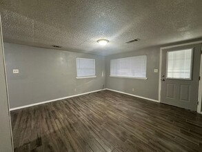 205 E Fir St in Russellville, AR - Building Photo - Building Photo