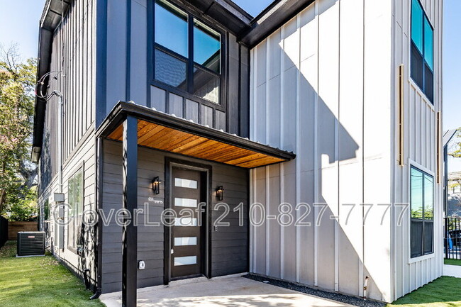 414 Montana St in San Antonio, TX - Building Photo - Building Photo