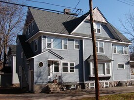 721 Locust St, Unit 5 in Kalamazoo, MI - Building Photo